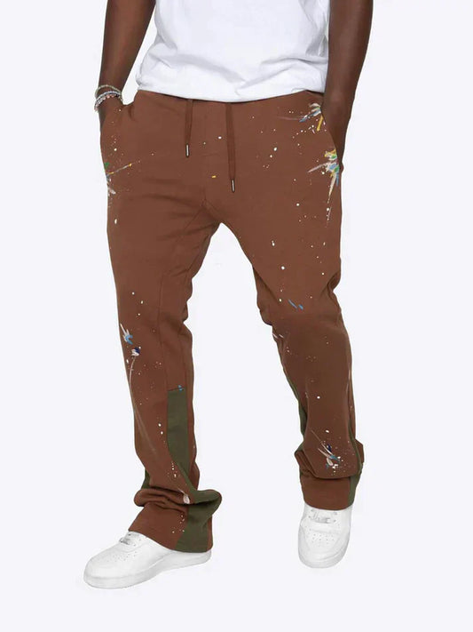 Pantalones de chándal acampanados – Moda con salpicaduras de pintura y estilo urbano