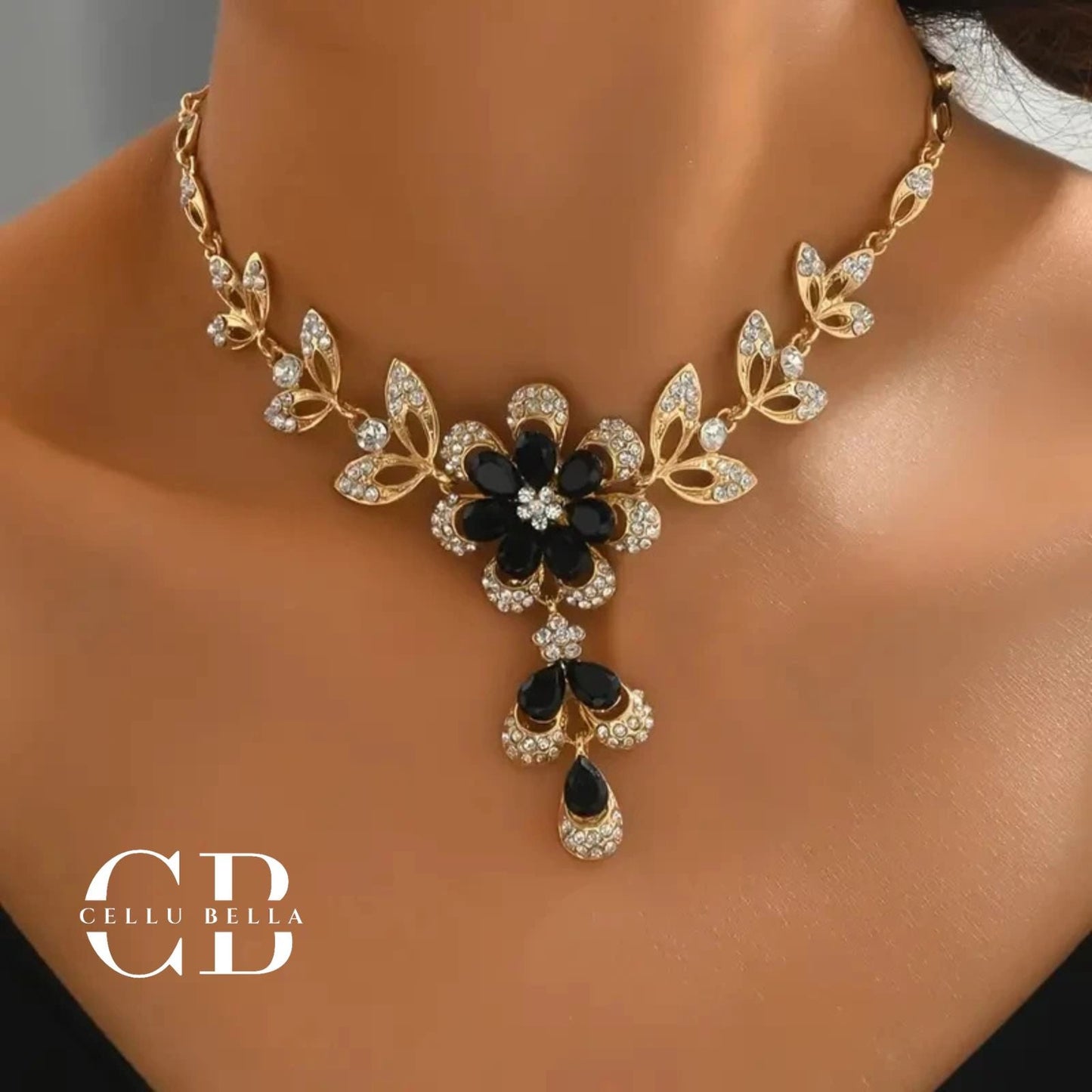 Conjunto de Joyas – Collar y Pendientes Románticos con Cristales Negros y Strass