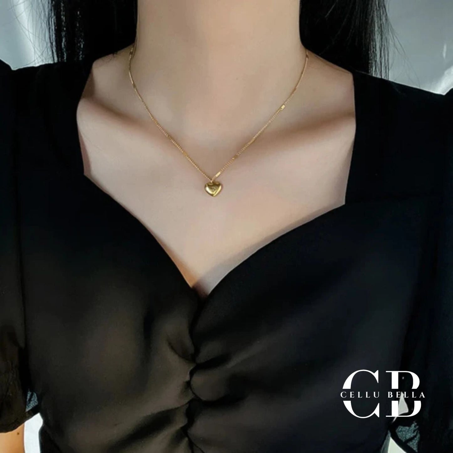 Collar de acero inoxidable con colgante corazón dorado – Joyería elegante y moderna